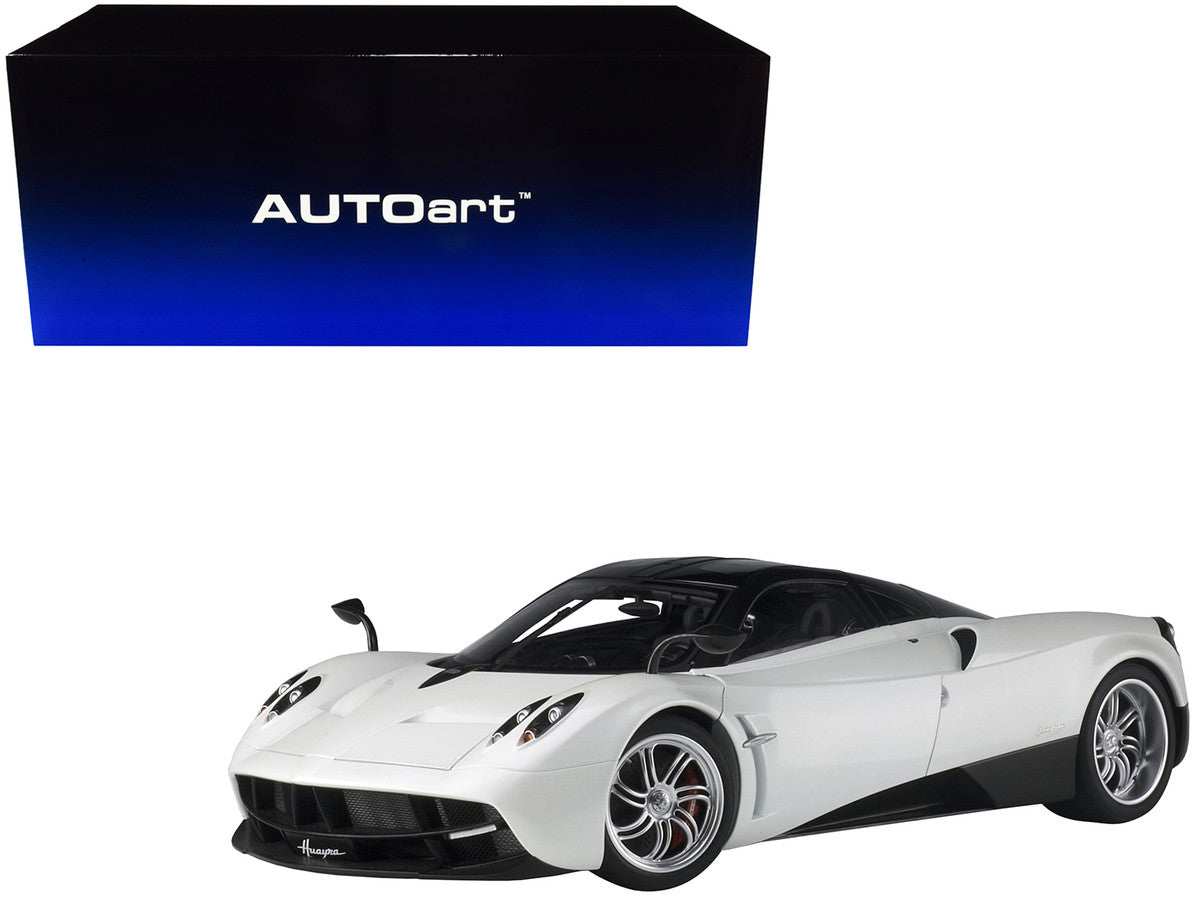 Pagani Huayra White 1/12 Model Car by Autoart-0